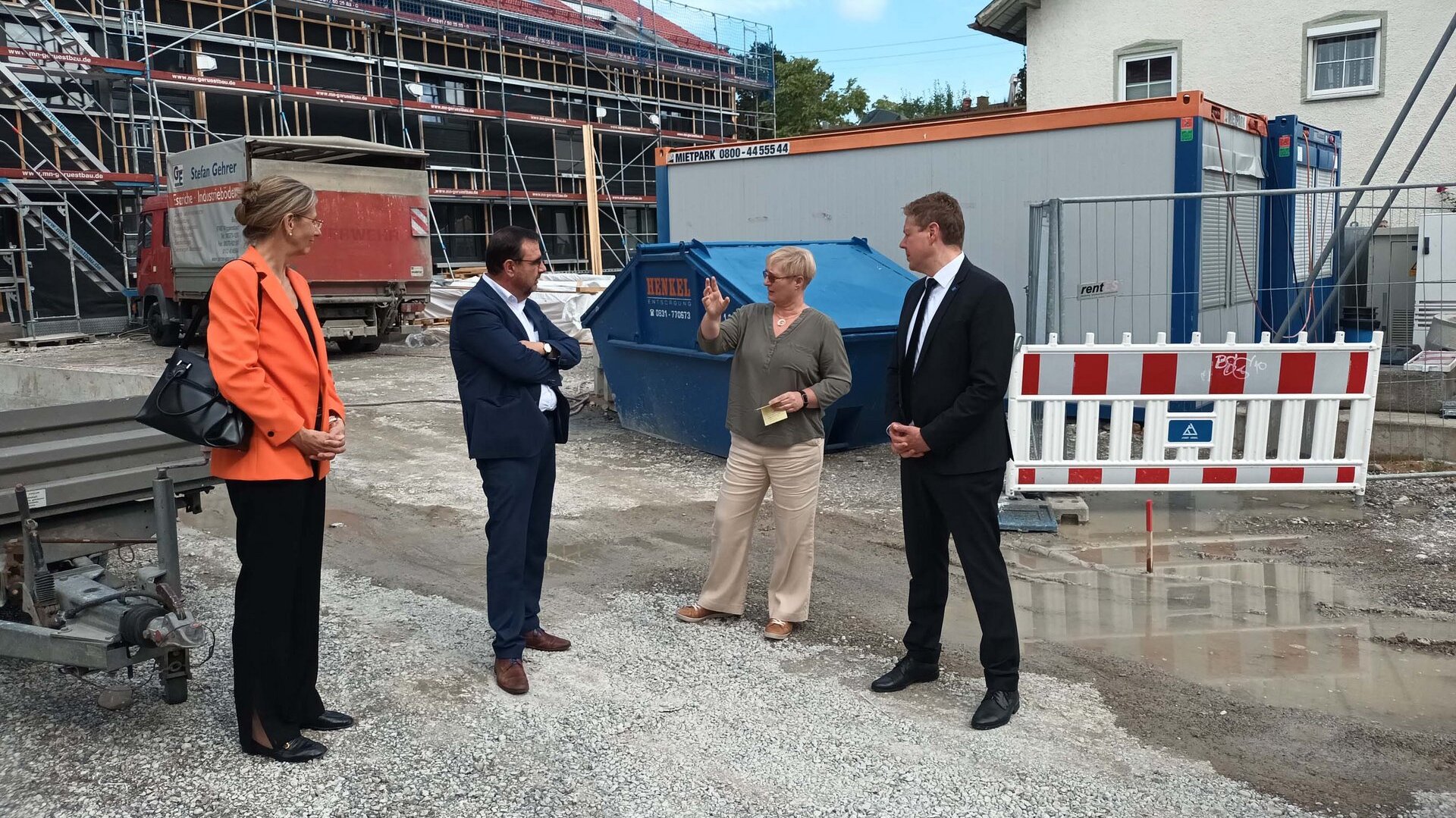 Holetschek besucht Postresidenz Altusried